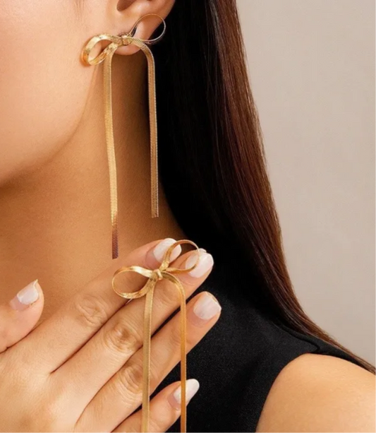 Bow Necklace