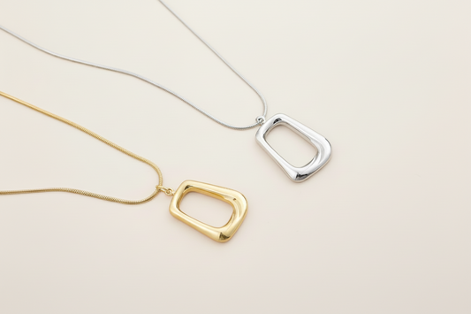 Prata Necklace